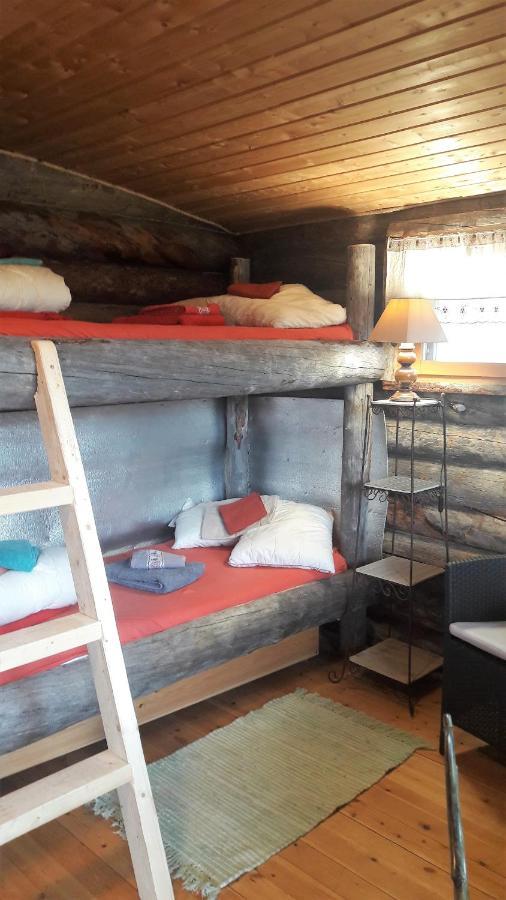 Cabin At Huskies Farm อีนารี ภายนอก รูปภาพ